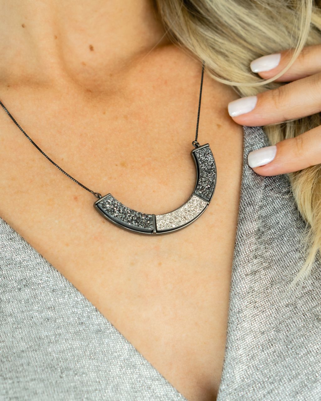 Stone necklace | Rhodium