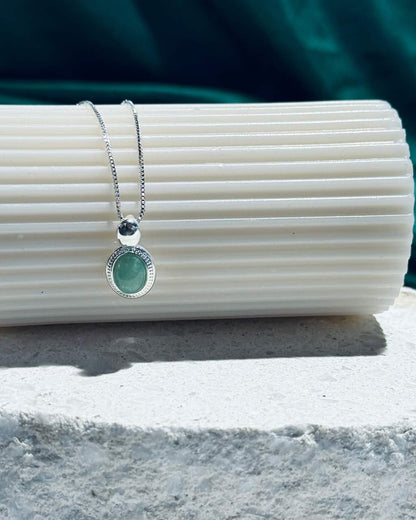 Minimal Paloma necklace