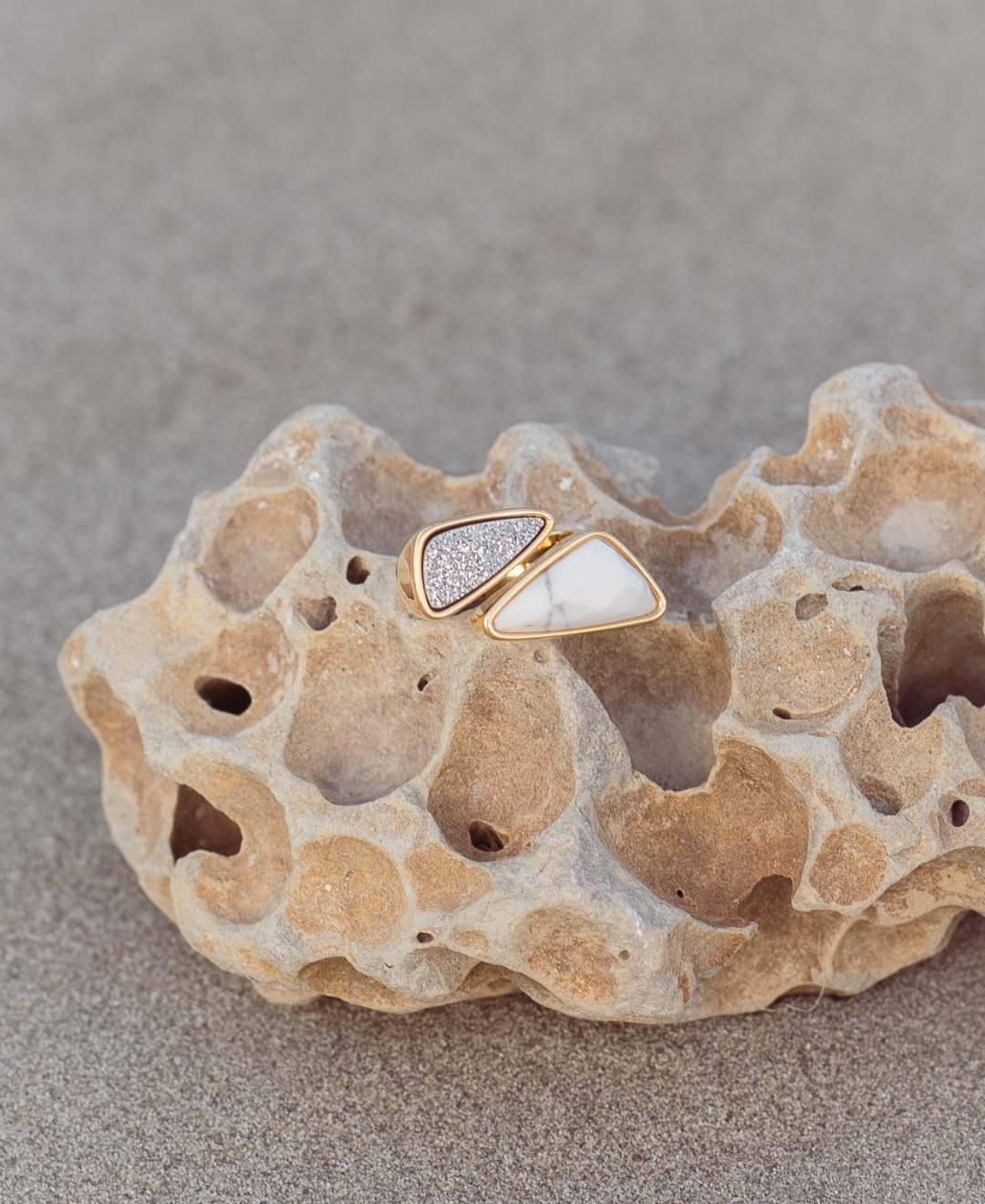 Hypnotic delicate ring