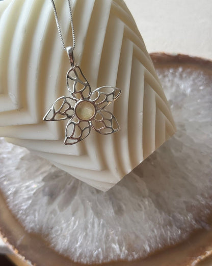 Flower Necklace | silver