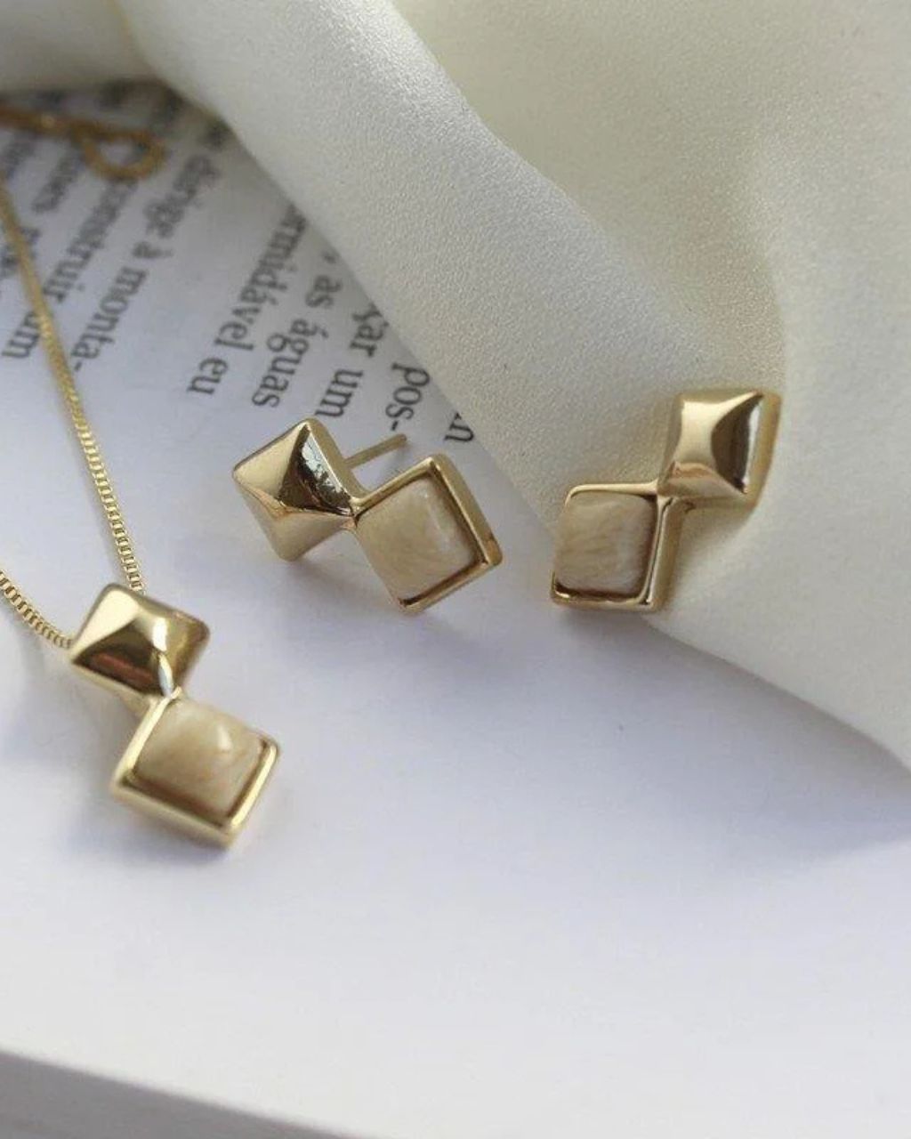 Minimal Anna necklace | gold