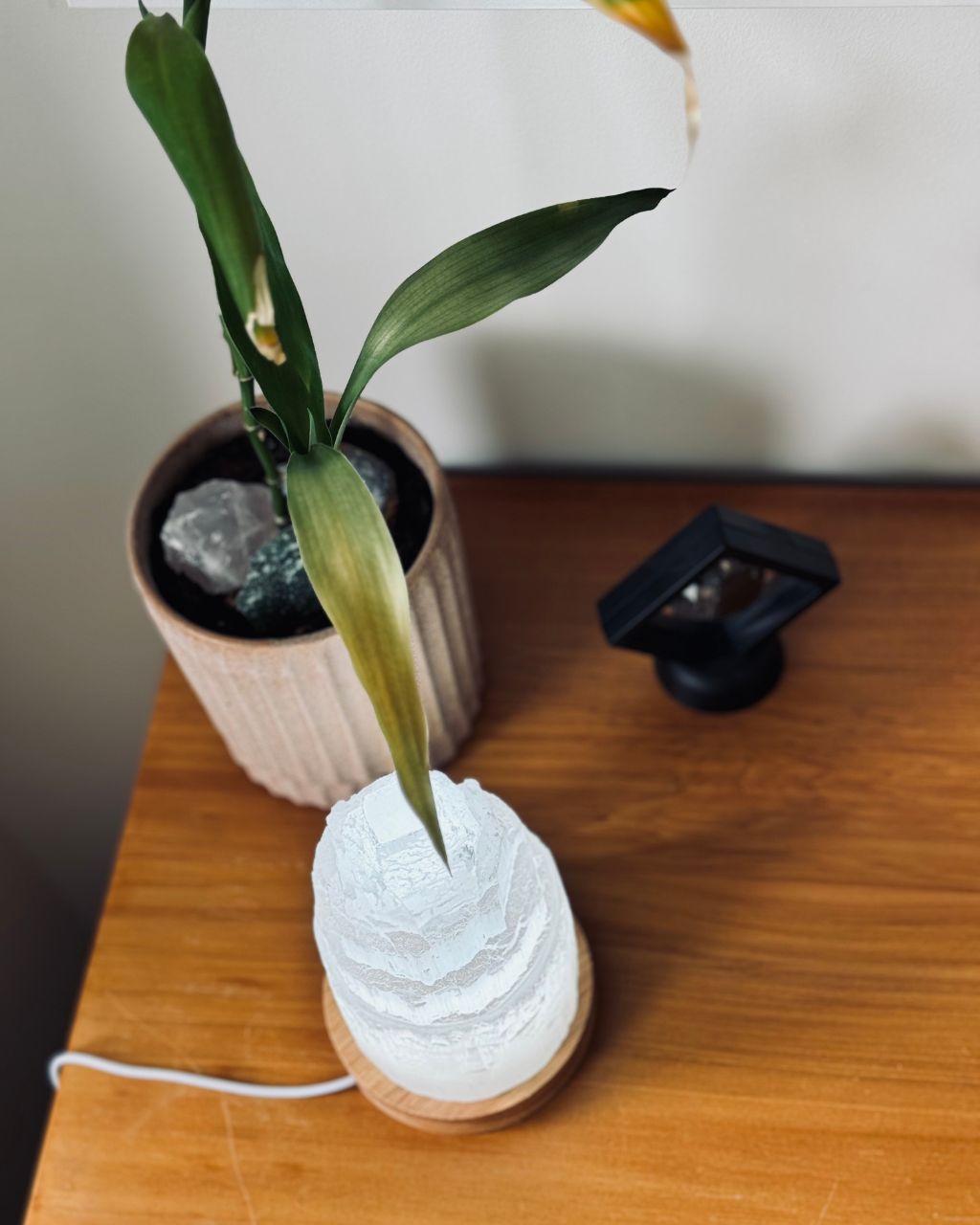 Selenite lamp Large | crystal lamp LED USB